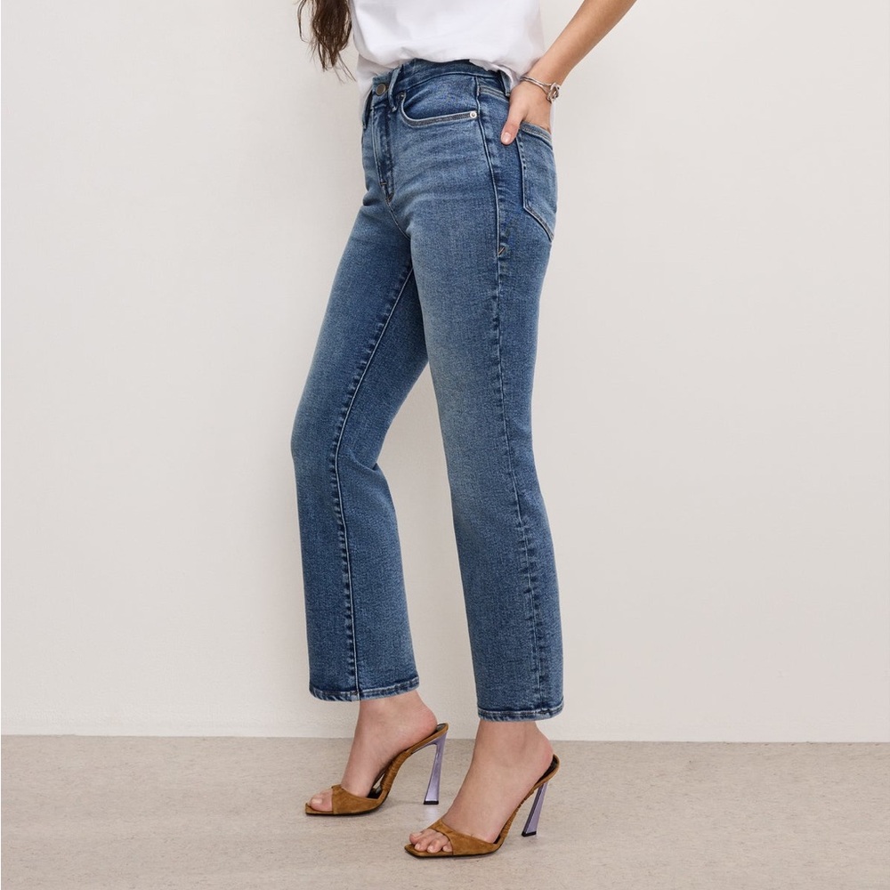LIKE NEW GOOD AMERICAN GOOD PETITE STRAIGHT LIGHT COMPRESSION JEANS, 8P